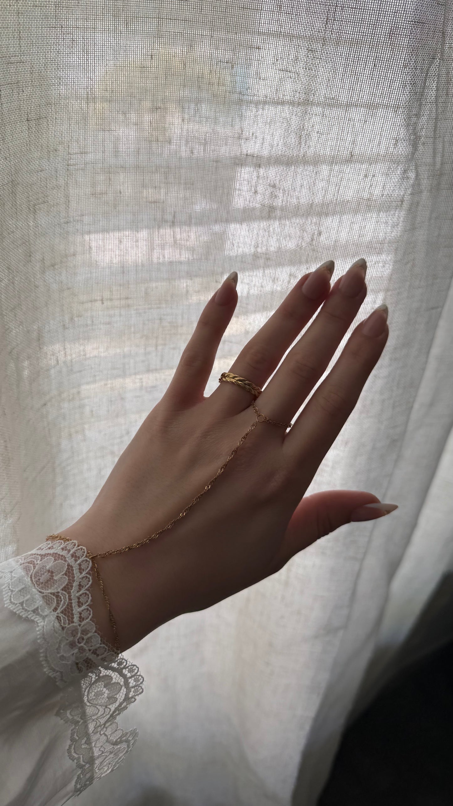 Ilana hand chain